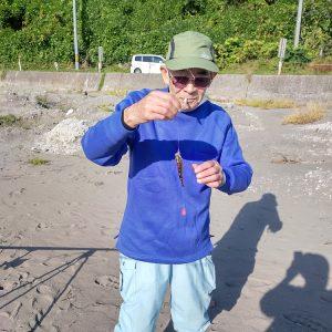 屋外に立っている子供

AI によって生成されたコンテンツは間違っている可能性があります。