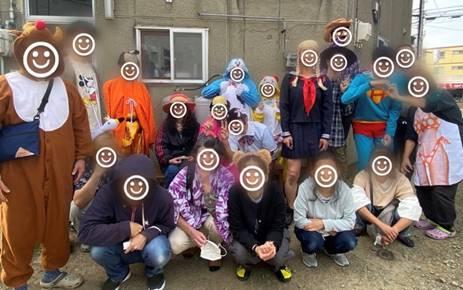 ポーズをとる男性グループ

AI によって生成されたコンテンツは間違っている可能性があります。