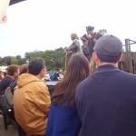 群衆の前に立っている男性

AI によって生成されたコンテンツは間違っている可能性があります。