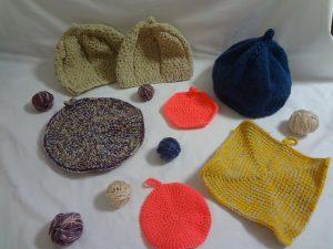 皿, 屋内, テーブル, 座る が含まれている画像

AI によって生成されたコンテンツは間違っている可能性があります。